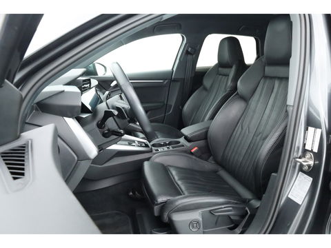 Audi A3 Sportback 35 TFSI S edition | Digi. Cockpit | Stoelverw. | Cruise ctrl | PDC | Nav + CarPlay | 18'' |