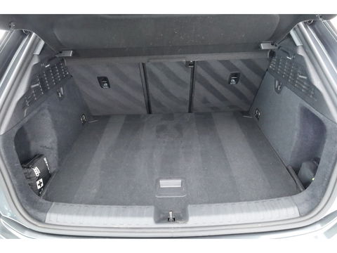 Audi A3 Sportback 35 TFSI S edition | Digi. Cockpit | Stoelverw. | Cruise ctrl | PDC | Nav + CarPlay | 18'' |