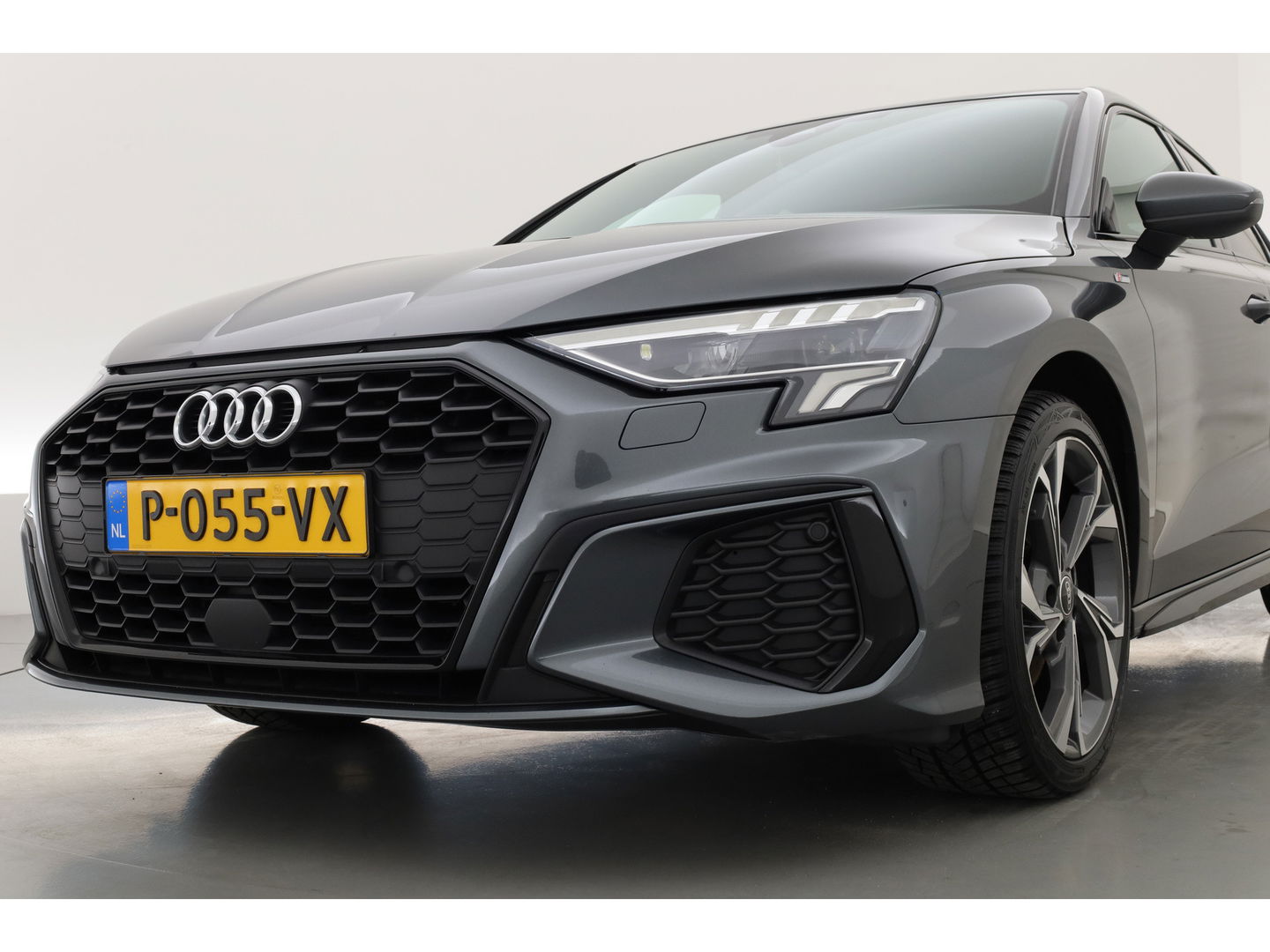 Audi A3 Sportback 35 TFSI S edition | Digi. Cockpit | Stoelverw. | Cruise ctrl | PDC | Nav + CarPlay | 18'' |