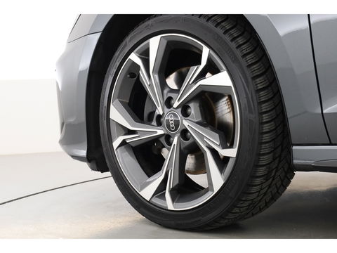 Audi A3 Sportback 35 TFSI S edition | Digi. Cockpit | Stoelverw. | Cruise ctrl | PDC | Nav + CarPlay | 18'' |