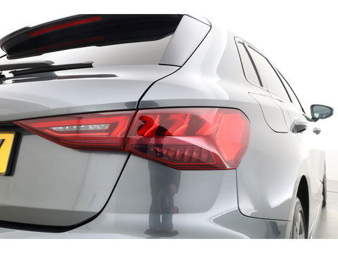 Audi A3 Sportback 35 TFSI S edition | Digi. Cockpit | Stoelverw. | Cruise ctrl | PDC | Nav + CarPlay | 18'' |