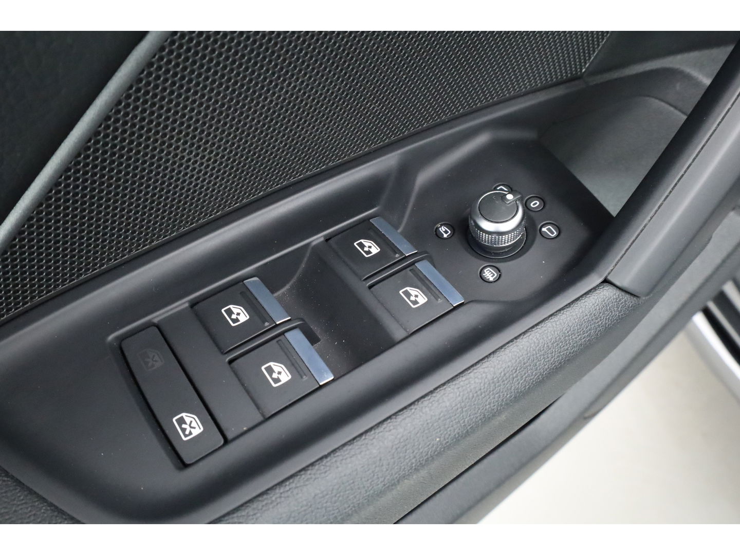 Audi A3 Sportback 35 TFSI S edition | Digi. Cockpit | Stoelverw. | Cruise ctrl | PDC | Nav + CarPlay | 18'' |