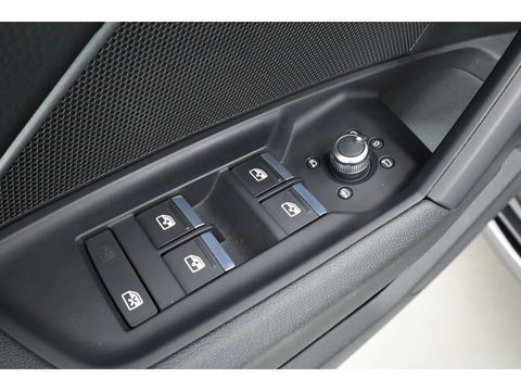Audi A3 Sportback 35 TFSI S edition | Digi. Cockpit | Stoelverw. | Cruise ctrl | PDC | Nav + CarPlay | 18'' |