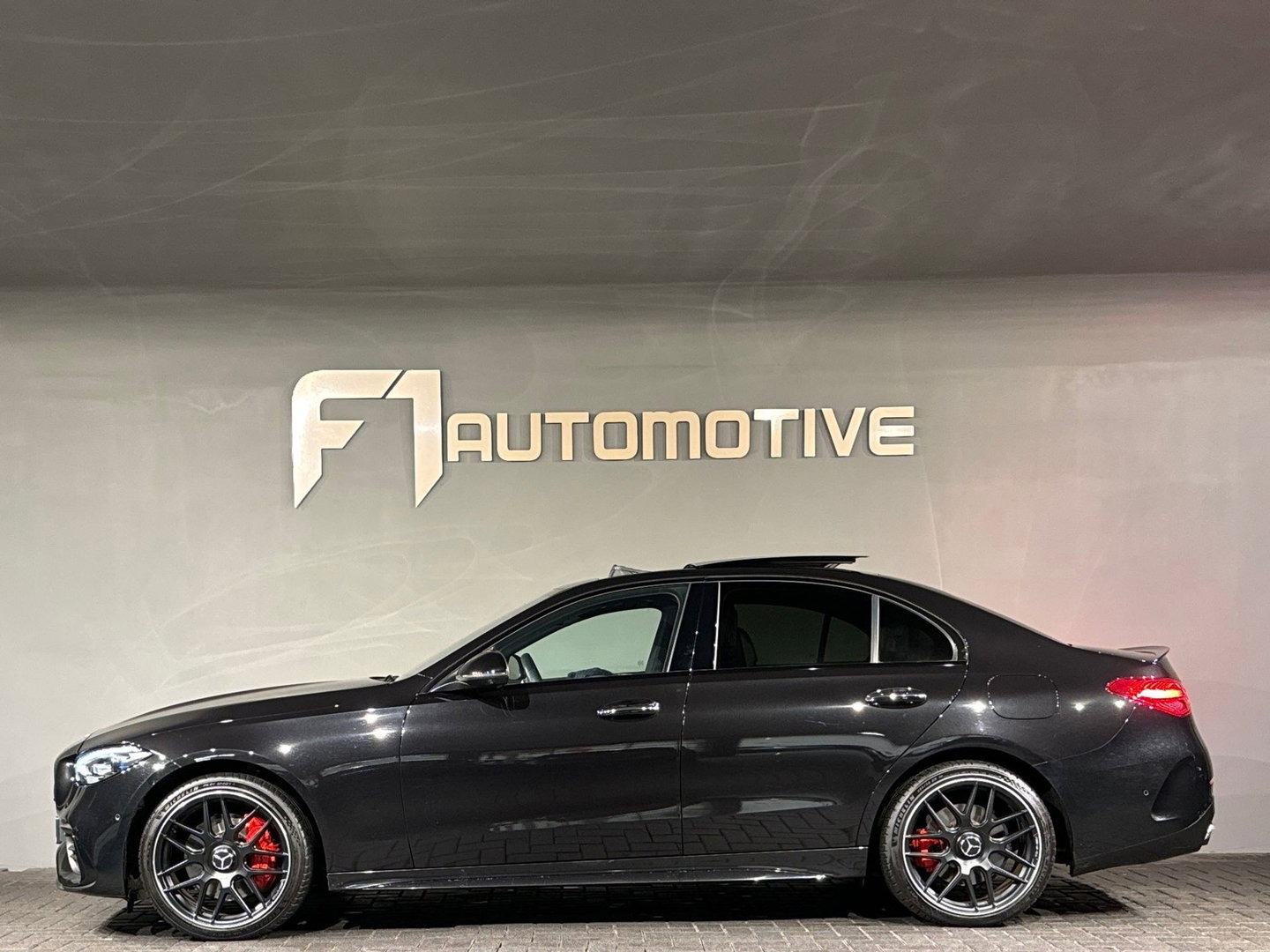 Mercedes-Benz C-Klasse 300 e AMG Pano|BTW|HuD|Burmester