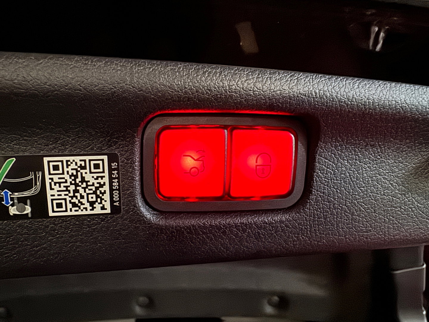 Mercedes-Benz C-Klasse 300 e AMG Pano|BTW|HuD|Burmester