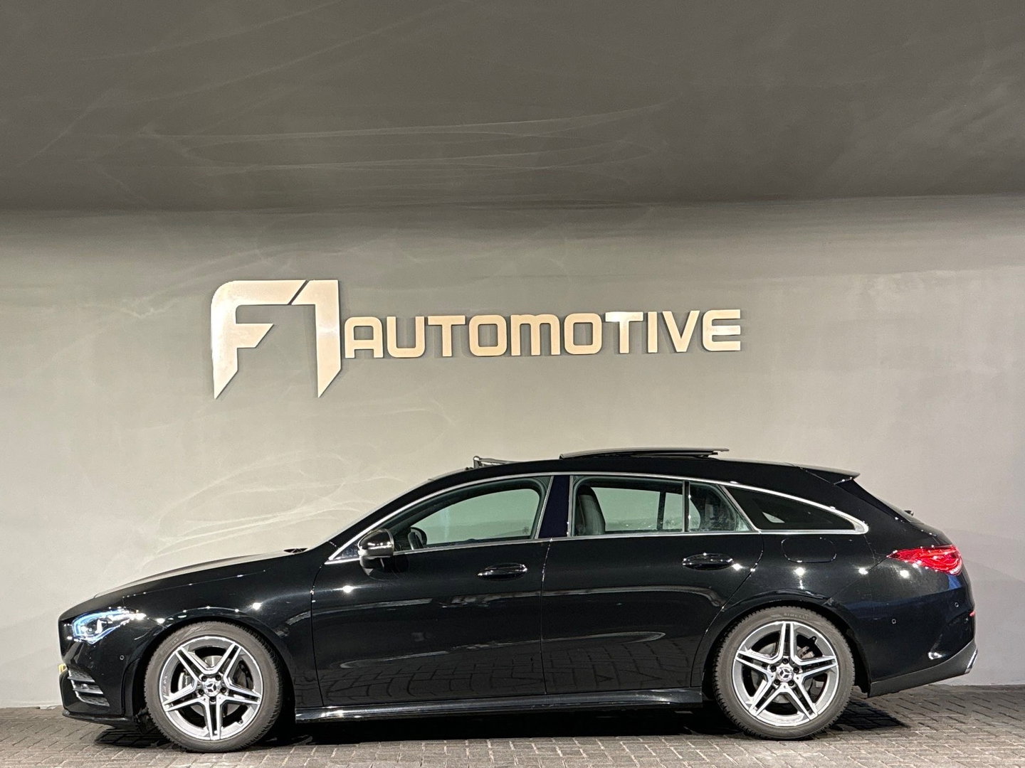 Mercedes-Benz CLA-Klasse Shooting Brake 180 AMG Pano|Sfeer