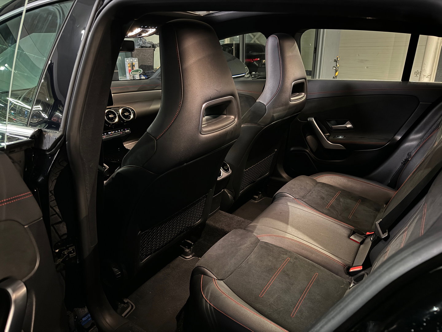 Mercedes-Benz CLA-Klasse Shooting Brake 180 AMG Pano|Sfeer