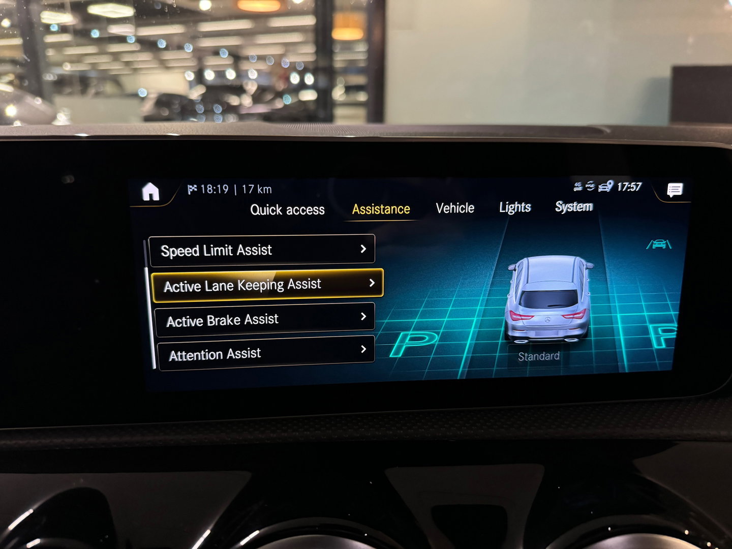 Mercedes-Benz CLA-Klasse Shooting Brake 180 AMG Pano|Sfeer