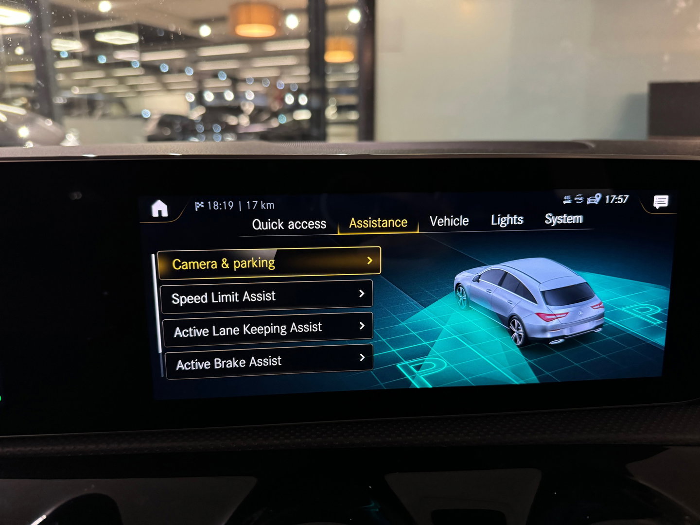 Mercedes-Benz CLA-Klasse Shooting Brake 180 AMG Pano|Sfeer