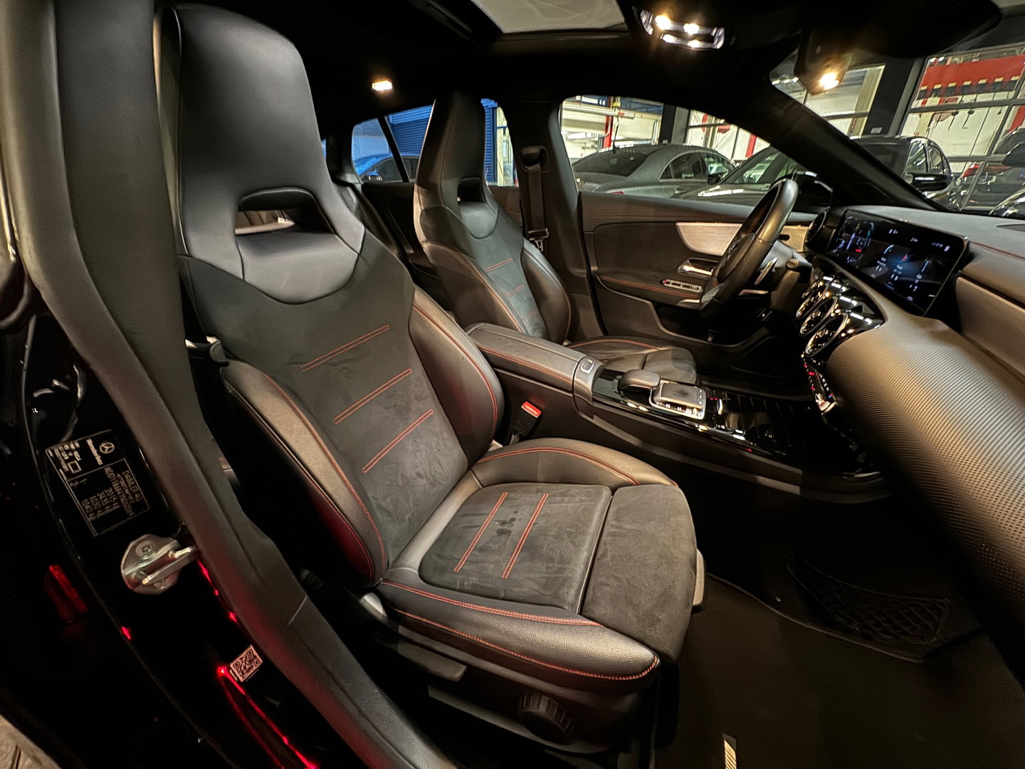 Mercedes-Benz CLA-Klasse Shooting Brake 180 AMG Pano|Sfeer