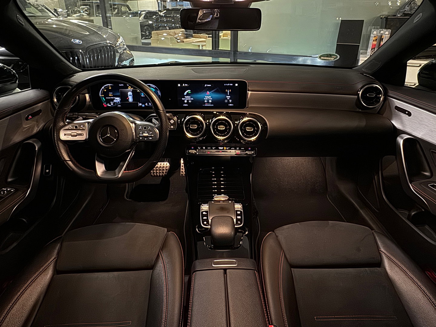 Mercedes-Benz CLA-Klasse Shooting Brake 180 AMG Pano|Sfeer