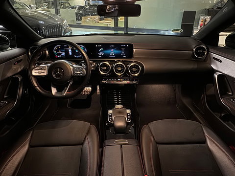 Mercedes-Benz CLA-Klasse Shooting Brake 180 AMG Pano|Sfeer