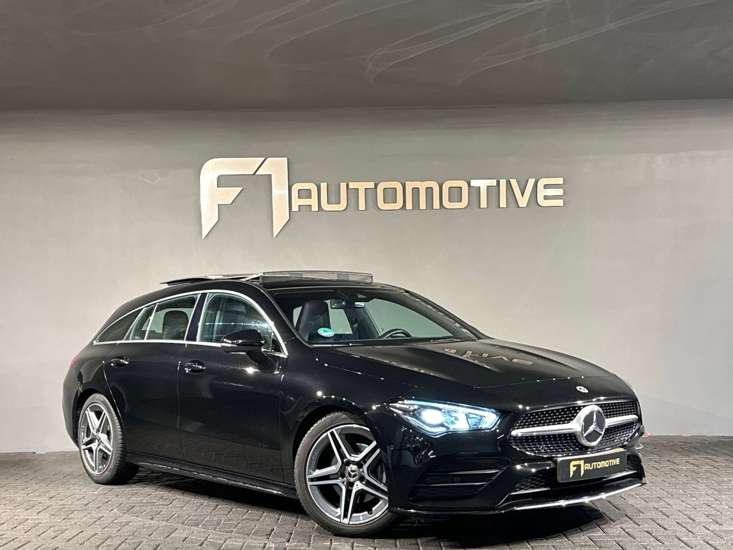 Mercedes-Benz CLA-Klasse Shooting Brake 180 AMG Pano|Sfeer