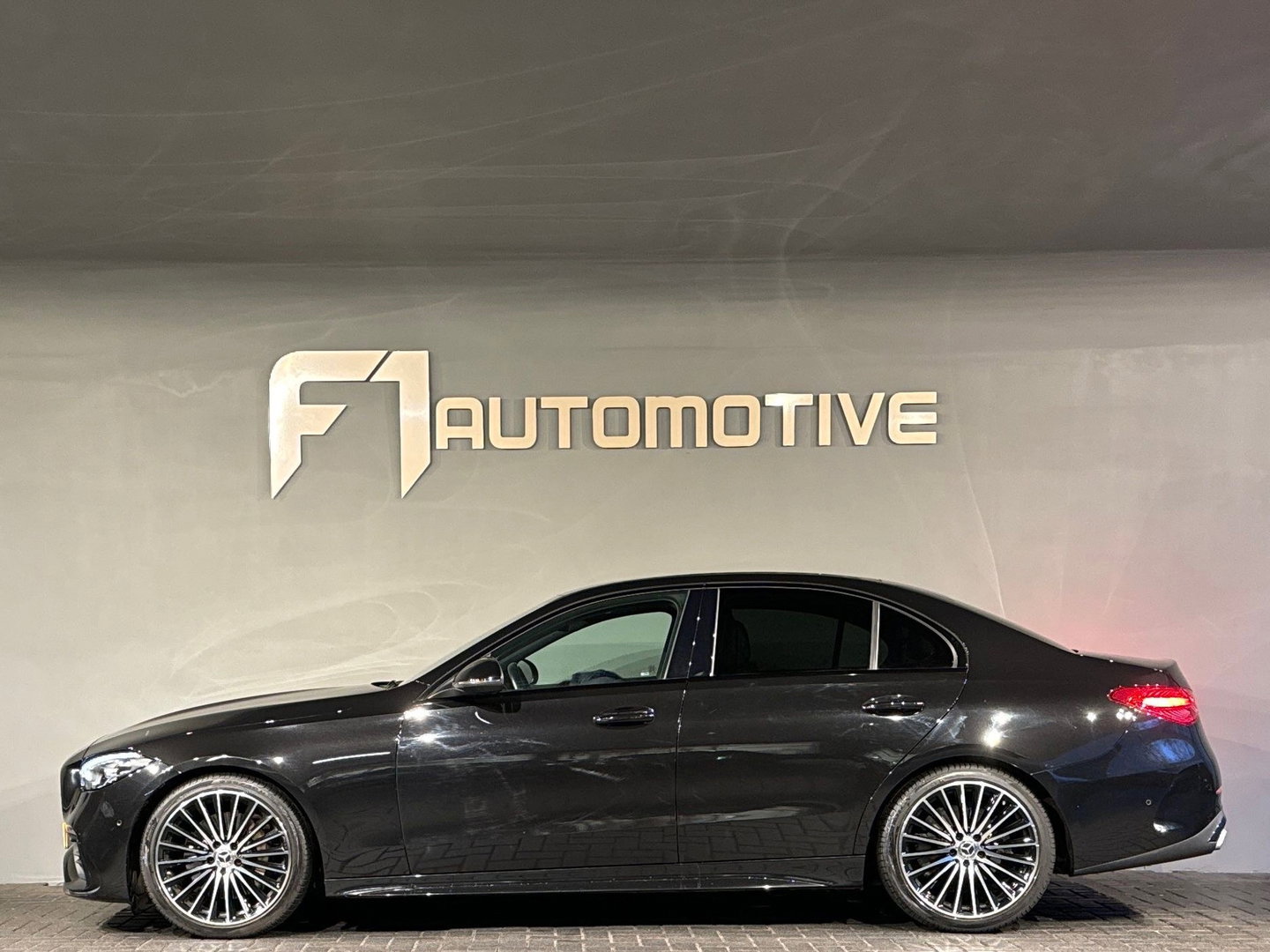 Mercedes-Benz C-Klasse 180 AMG Line Volleer|Night|Sfeer|NAP