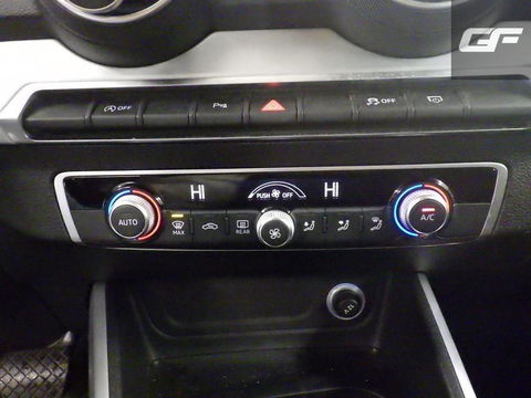 Audi Q2 35 TFSI S-Line Black Edition DSG Navi CarPlay