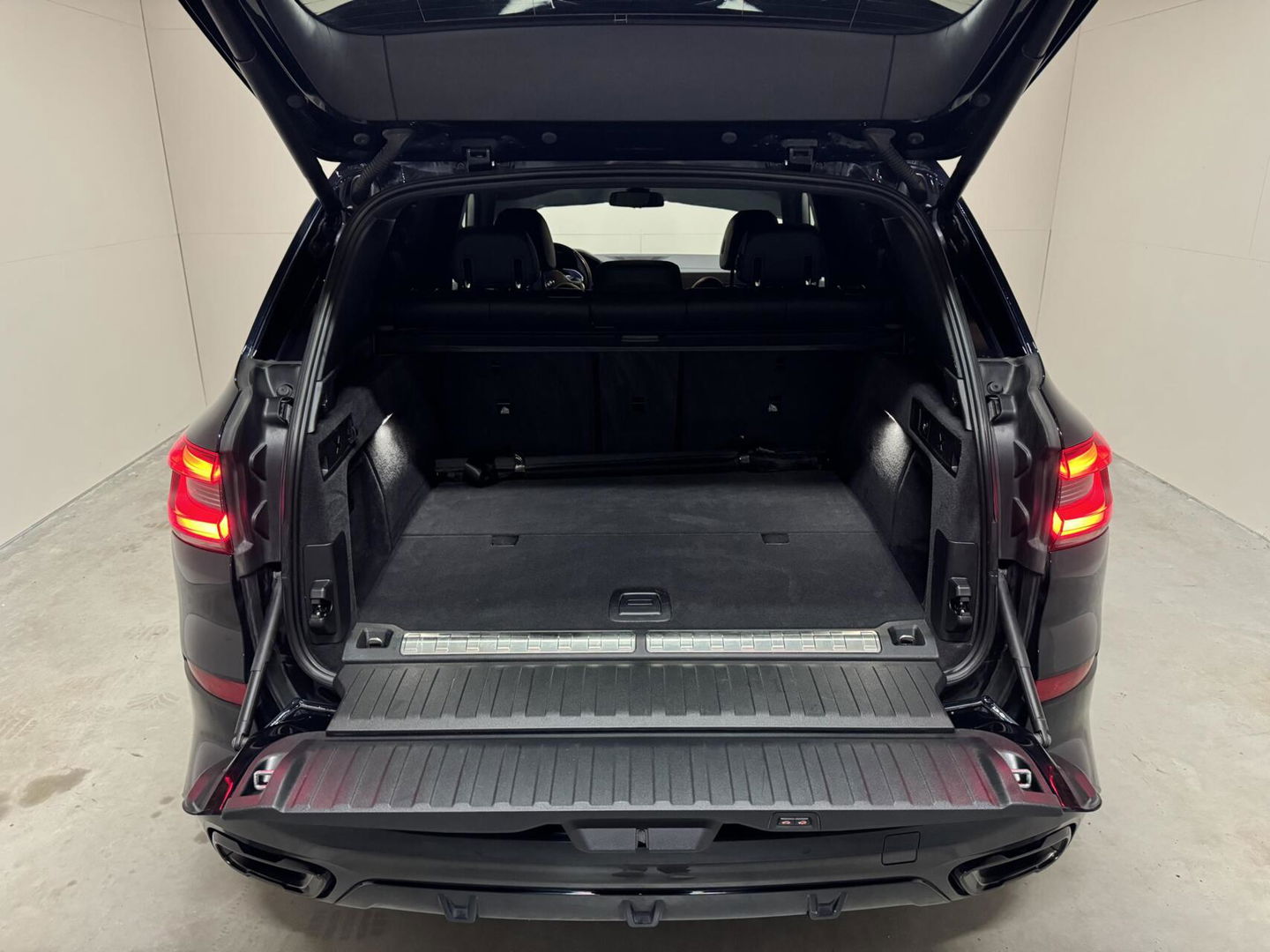 BMW X5 xDrive45e M-Sport Pano Laser IAS H/K HUD Trekh. 22” Leer