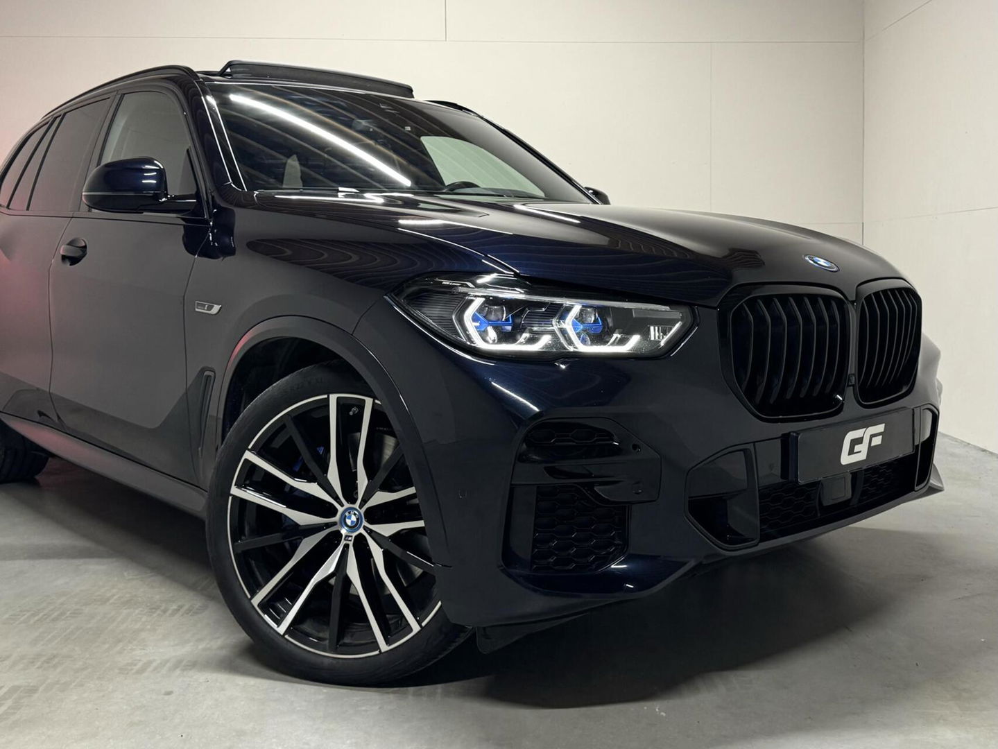 BMW X5 xDrive45e M-Sport Pano Laser IAS H/K HUD Trekh. 22” Leer
