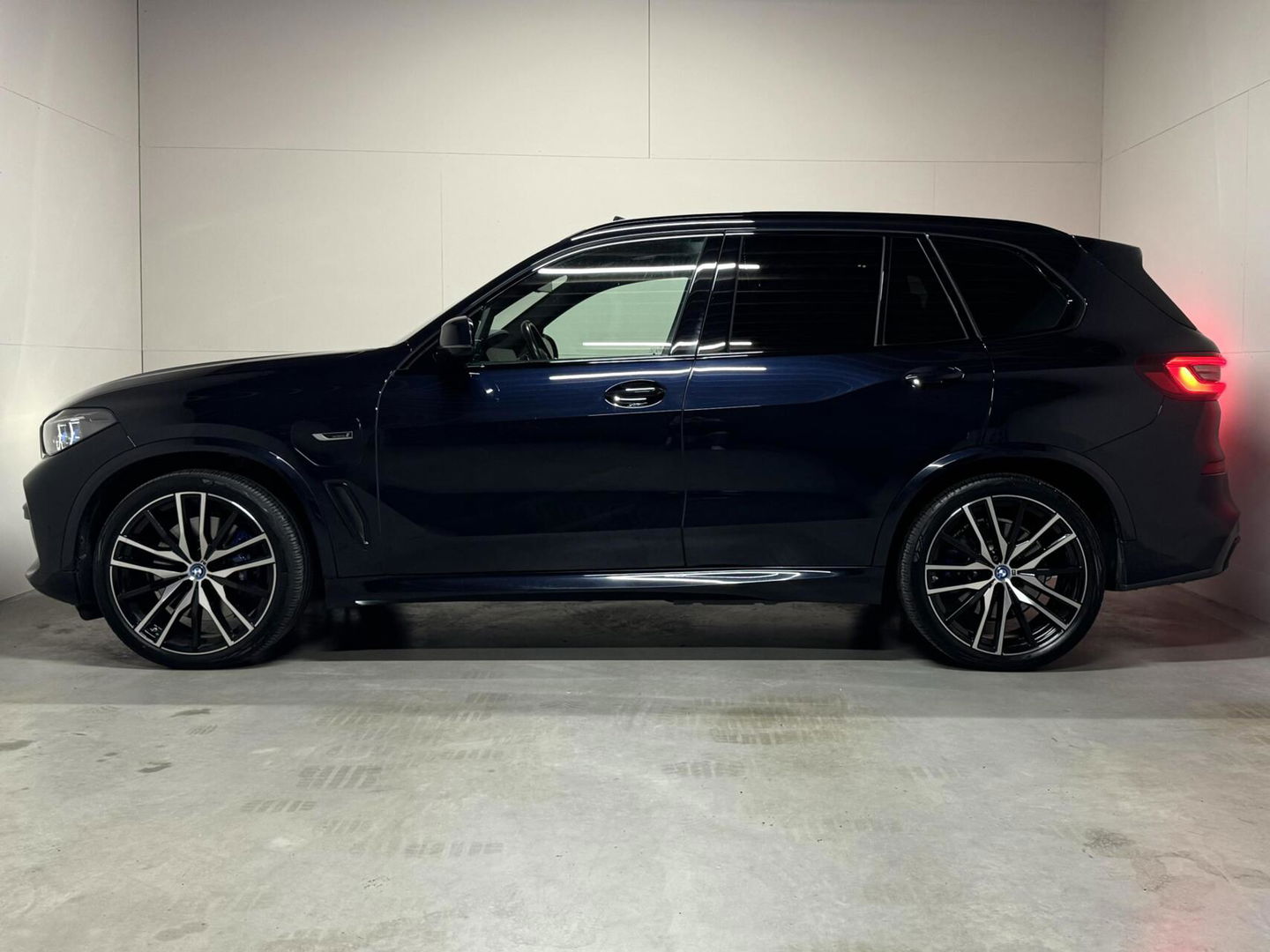 BMW X5 xDrive45e M-Sport Pano Laser IAS H/K HUD Trekh. 22” Leer