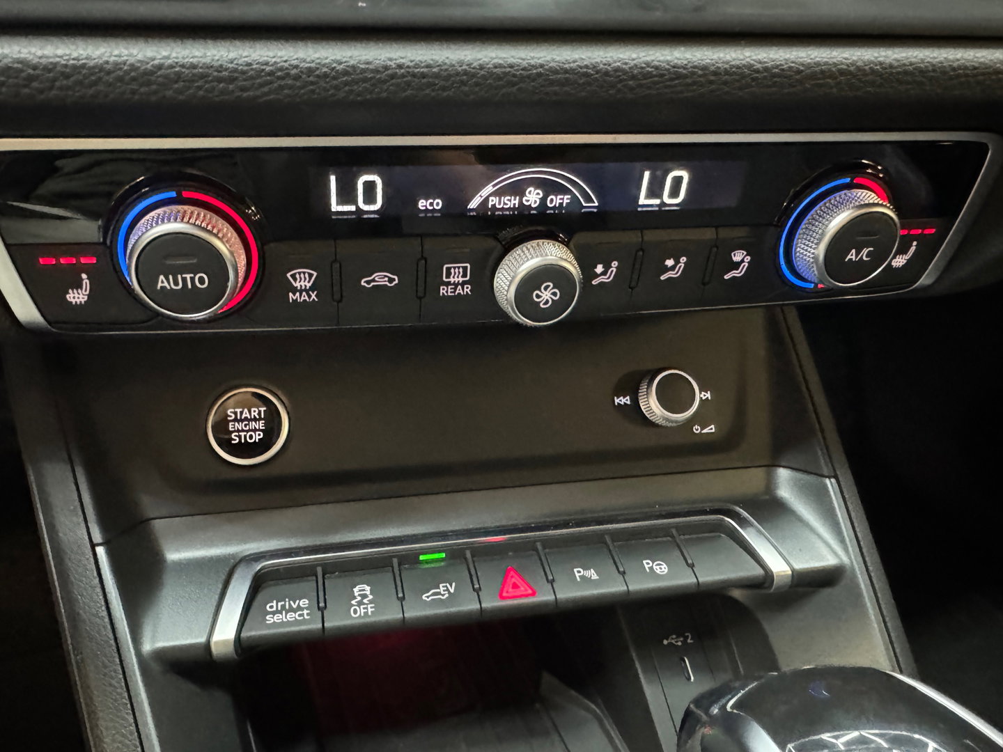 Audi Q3 45 TFSI e 2X S-Line Pano|Sfeer|B&O|Keyles|360|Trekhaak