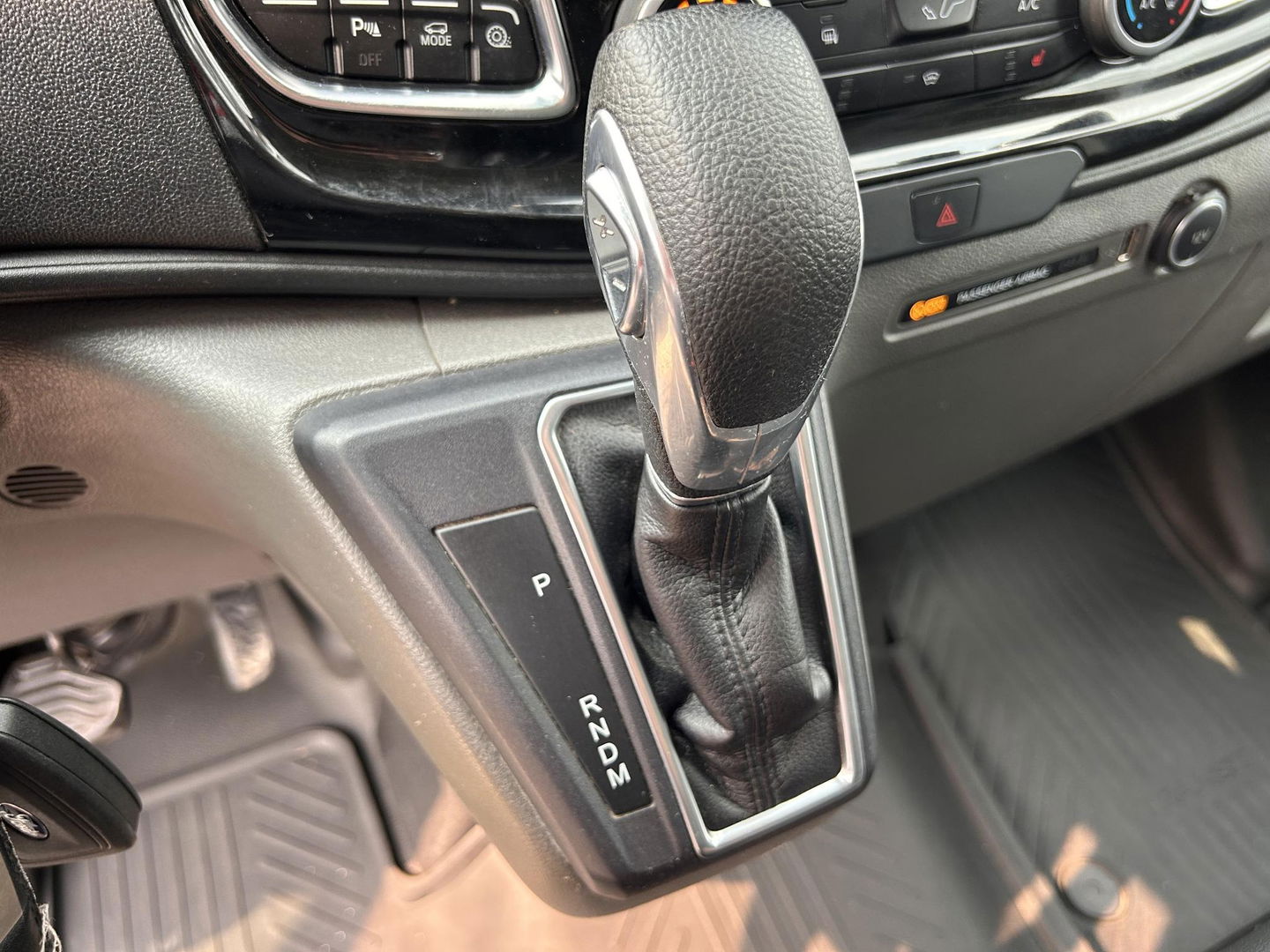 Ford Transit Custom Sport 2.0 185PK L2H1 320 | LED | STOELVERWARMING | CARPLAY | AUTOMAAT