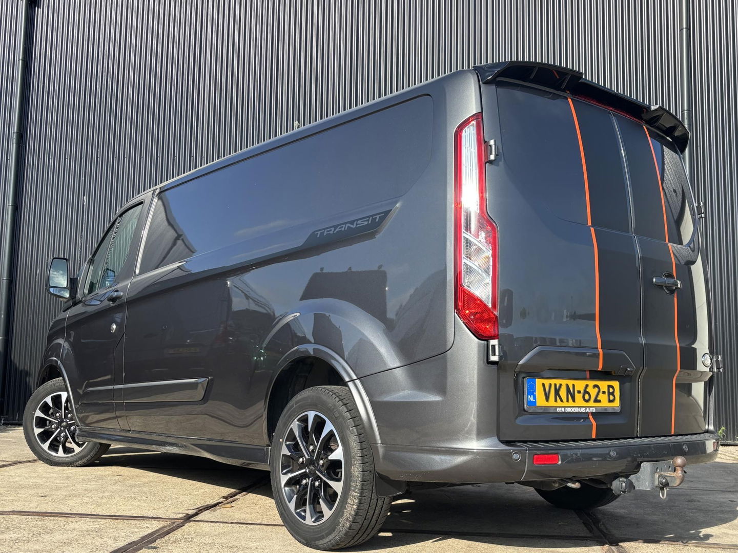 Ford Transit Custom Sport 2.0 185PK L2H1 320 | LED | STOELVERWARMING | CARPLAY | AUTOMAAT