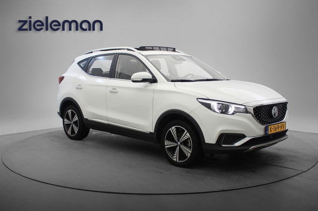 MG ZS - Luxury 45 kWh - Carplay, Panorama, Leer, Navi, Cruise, Camera