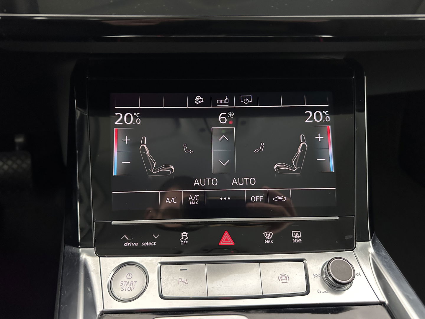 Audi e-tron 50 quattro Business edition 71 kWh [ 3-Fase-11kW ] {SOH-99%} (INCL-BTW) Aut. *HEATPUMP | FULL-LED | DIGI-COCKPIT | NAVI-FULLMAP | MEMORY-PACK |  COMFORTSEATS | KEYLESS | AUDI-SOUND | SHIFTPADDLES | DAB+ | ECC | DRIVE-SELECT | PDC | CRUISE | TOWBAR | 20