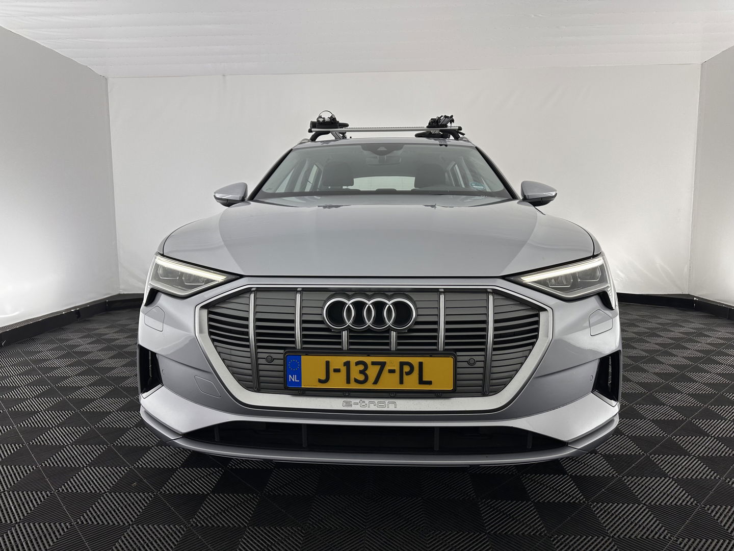Audi e-tron 50 quattro Business edition 71 kWh [ 3-Fase-11kW ] {SOH-99%} (INCL-BTW) Aut. *HEATPUMP | FULL-LED | DIGI-COCKPIT | NAVI-FULLMAP | MEMORY-PACK |  COMFORTSEATS | KEYLESS | AUDI-SOUND | SHIFTPADDLES | DAB+ | ECC | DRIVE-SELECT | PDC | CRUISE | TOWBAR | 20