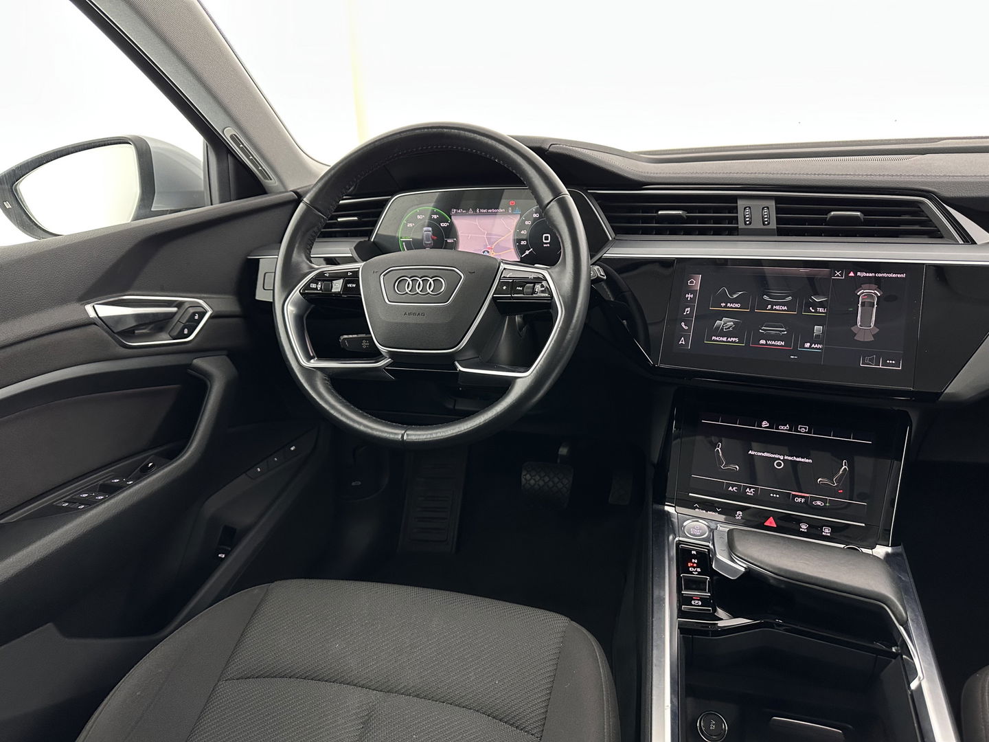 Audi e-tron 50 quattro Business edition 71 kWh [ 3-Fase-11kW ] {SOH-99%} (INCL-BTW) Aut. *HEATPUMP | FULL-LED | DIGI-COCKPIT | NAVI-FULLMAP | MEMORY-PACK |  COMFORTSEATS | KEYLESS | AUDI-SOUND | SHIFTPADDLES | DAB+ | ECC | DRIVE-SELECT | PDC | CRUISE | TOWBAR | 20