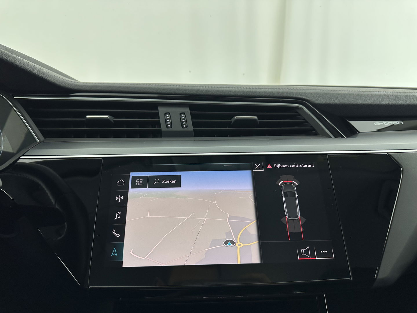 Audi e-tron 50 quattro Business edition 71 kWh [ 3-Fase-11kW ] {SOH-99%} (INCL-BTW) Aut. *HEATPUMP | FULL-LED | DIGI-COCKPIT | NAVI-FULLMAP | MEMORY-PACK |  COMFORTSEATS | KEYLESS | AUDI-SOUND | SHIFTPADDLES | DAB+ | ECC | DRIVE-SELECT | PDC | CRUISE | TOWBAR | 20