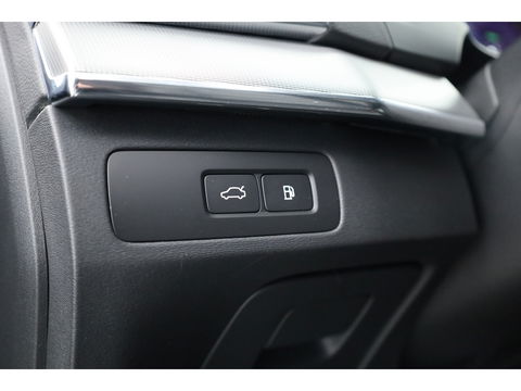 Volvo XC90 2.0 T8 Recharge AWD Plus Dark | Pano | Luchtvering | Elek. Trekhaak | Memory | 360cam | Stoel- Stuurverw. | Harman Kardon