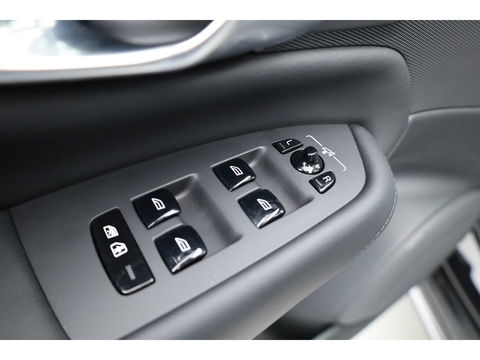 Volvo XC90 2.0 T8 Recharge AWD Plus Dark | Pano | Luchtvering | Elek. Trekhaak | Memory | 360cam | Stoel- Stuurverw. | Harman Kardon