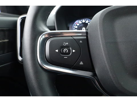 Volvo XC40 1.5 T4 Plug-in hybrid Plus Bright | stoel & stuur verwarming | H&K audio | Elek stoelen & Memory |
