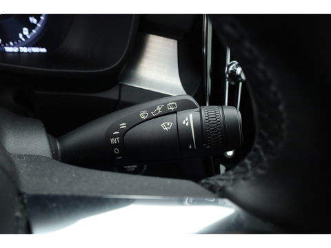 Volvo XC40 1.5 T4 Plug-in hybrid Plus Bright | stoel & stuur verwarming | H&K audio | Elek stoelen & Memory |