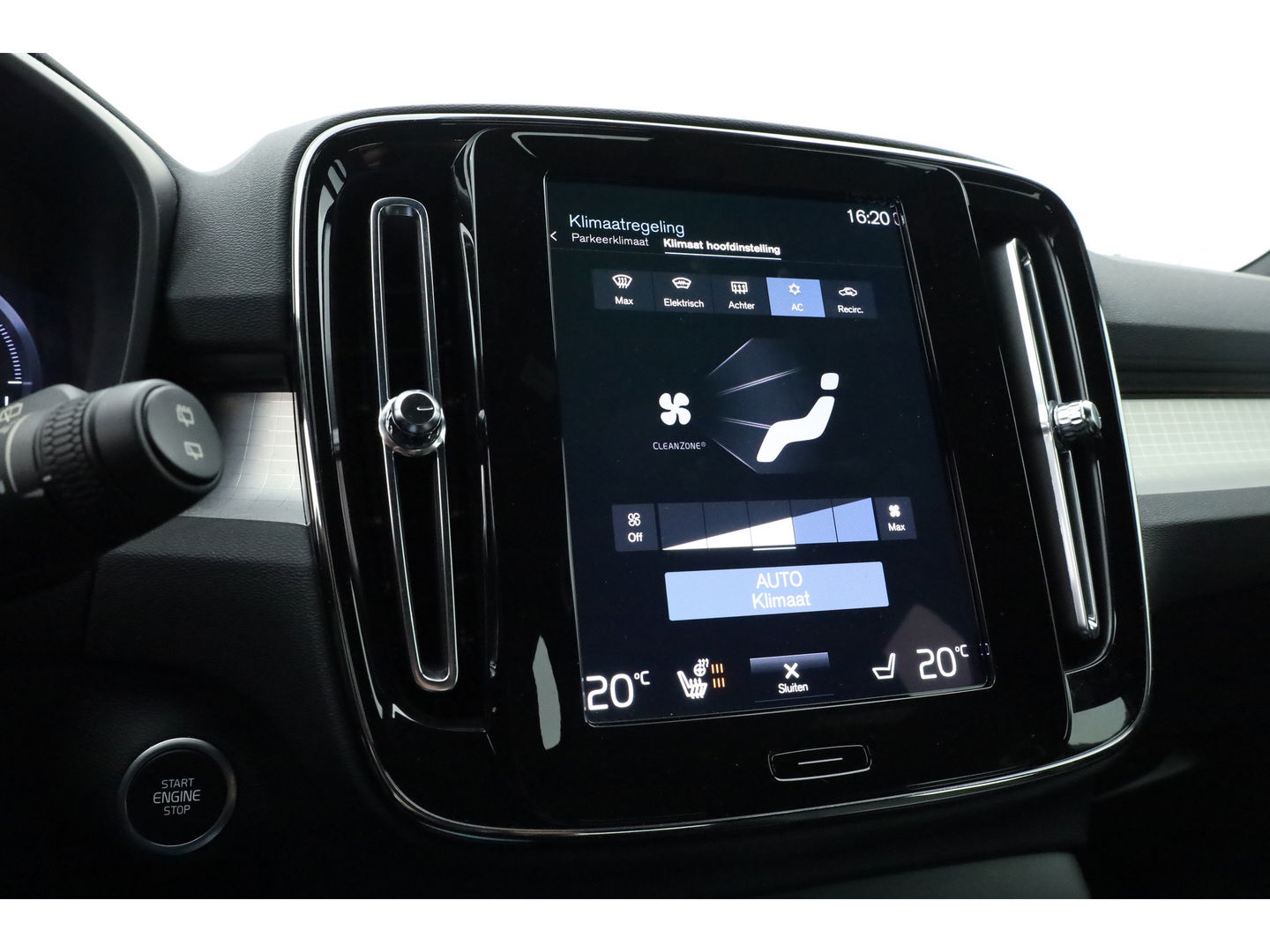 Volvo XC40 1.5 T4 Plug-in hybrid Plus Bright | stoel & stuur verwarming | H&K audio | Elek stoelen & Memory |