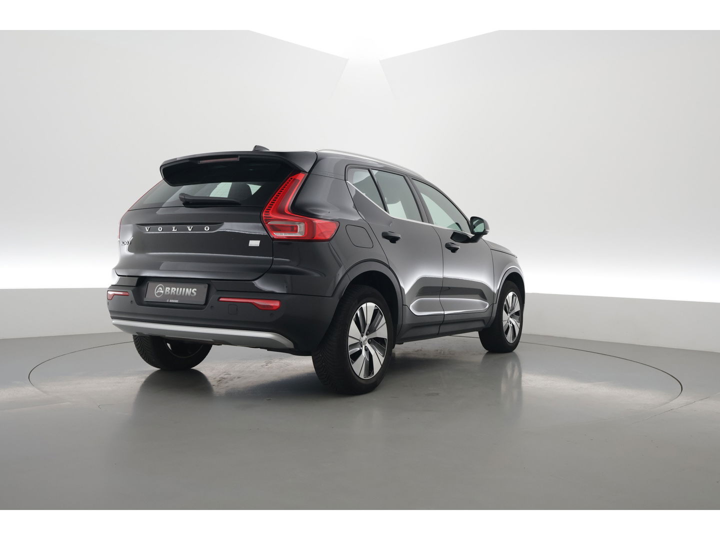 Volvo XC40 1.5 T4 Plug-in hybrid Plus Bright | stoel & stuur verwarming | H&K audio | Elek stoelen & Memory |