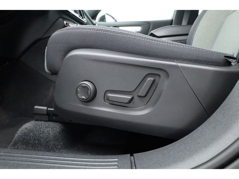 Volvo XC40 1.5 T4 Plug-in hybrid Plus Bright | stoel & stuur verwarming | H&K audio | Elek stoelen & Memory |