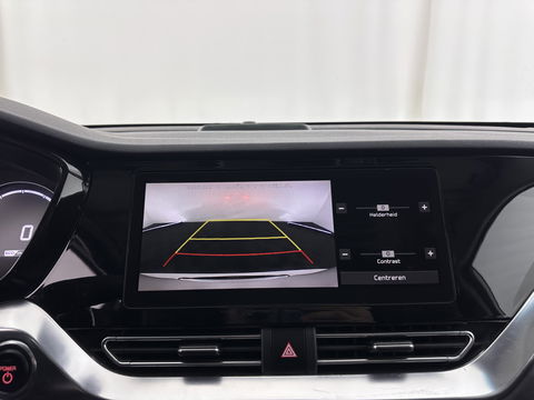 Kia e-Niro DynamicLine 64 kWh [ 3-Fase ] {SOH-100%} (INCL-BTW) Aut.*HEATPUMP | LEATHER-FABRIC | NAVI-FULLMAP | DAB+ | ADAPTIVE-CRUISE | CAMERA | HEATED-COMFORTSEATS | KEYLESS | DIGI-COCKPIT | SHIFTPADDLES | CARPLAY | LANE-ASSIST | 17"ALU*