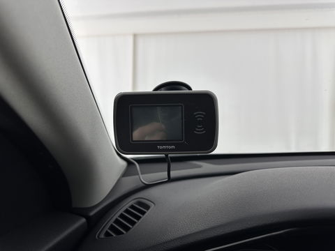 Kia e-Niro DynamicLine 64 kWh [ 3-Fase ] {SOH-100%} (INCL-BTW) Aut.*HEATPUMP | LEATHER-FABRIC | NAVI-FULLMAP | DAB+ | ADAPTIVE-CRUISE | CAMERA | HEATED-COMFORTSEATS | KEYLESS | DIGI-COCKPIT | SHIFTPADDLES | CARPLAY | LANE-ASSIST | 17"ALU*