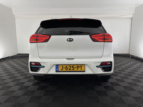 Kia e-Niro DynamicLine 64 kWh [ 3-Fase ] {SOH-100%} (INCL-BTW) Aut.*HEATPUMP | LEATHER-FABRIC | NAVI-FULLMAP | DAB+ | ADAPTIVE-CRUISE | CAMERA | HEATED-COMFORTSEATS | KEYLESS | DIGI-COCKPIT | SHIFTPADDLES | CARPLAY | LANE-ASSIST | 17"ALU*