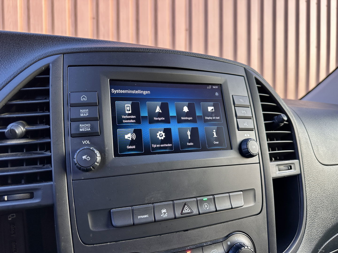 Mercedes-Benz Vito 119 CDI Extra Lang | Cruise Control | Achteruitrijcamera | Parkeersensoren | Apple Carplay | Android Auto | Stoelverwarming | LED