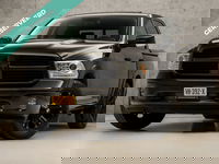 Dodge Ram 1500 - 5.7 V8 Quad Cab 6'4 408Pk Automaat (DUBBELE CABINE, SCHUIFDAK, LUCHTVERING, ALPINE AUDIO, NAVIGATIE, STOELKOELING, MEMORY SEATS, LEDER, CLIMATE, CAMERA, TREKHAAK, BLUETOOTH, NIEUWSTAAT)