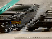 Peugeot 5008 - 1.2 PureTech Sport 7 Persoons Automaat (APPLE CARPLAY, GROOT NAVI, STOELVERWARMING, KEYLESS, GETINT GLAS, SPORTSTOELEN, LANE ASSIST, CRUISE, DAB+, NIEUWSTAAT)