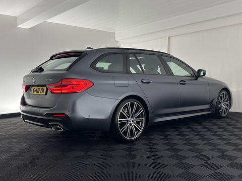 BMW 5 Serie Touring 540i xDrive M-Sportpack High Executive Aut. *PANO | LEATHER | FULL-LED | ADAPTIVE-CRUISE | DIGI-COCKPIT | MEMORY-PACK | BLINDSPOT | TOPVIEW | HARMAN/KARDON | KEYLESS | DIGI-COCKPIT | HEATED-COMFORTSEATS | AMBIENTLIGHT | HEAD-UP |