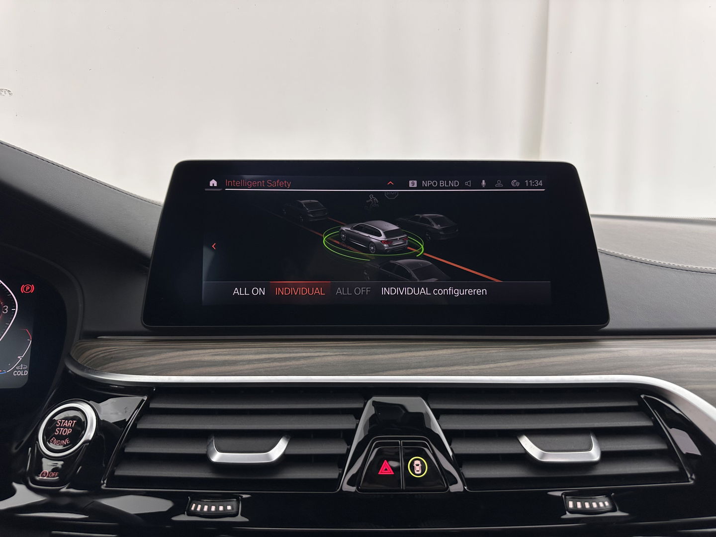 BMW 5 Serie Touring 540i xDrive M-Sportpack High Executive Aut. *PANO | LEATHER | FULL-LED | ADAPTIVE-CRUISE | DIGI-COCKPIT | MEMORY-PACK | BLINDSPOT | TOPVIEW | HARMAN/KARDON | KEYLESS | DIGI-COCKPIT | HEATED-COMFORTSEATS | AMBIENTLIGHT | HEAD-UP |