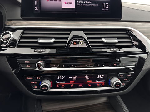 BMW 5 Serie Touring 540i xDrive M-Sportpack High Executive Aut. *PANO | LEATHER | FULL-LED | ADAPTIVE-CRUISE | DIGI-COCKPIT | MEMORY-PACK | BLINDSPOT | TOPVIEW | HARMAN/KARDON | KEYLESS | DIGI-COCKPIT | HEATED-COMFORTSEATS | AMBIENTLIGHT | HEAD-UP |