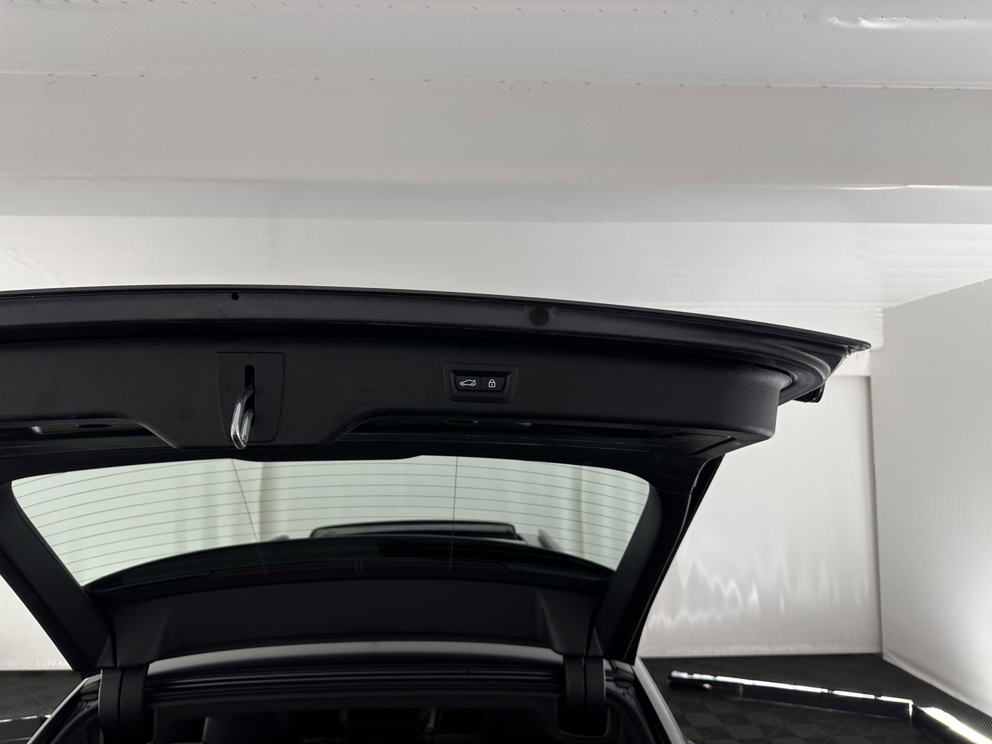 BMW 5 Serie Touring 540i xDrive M-Sportpack High Executive Aut. *PANO | LEATHER | FULL-LED | ADAPTIVE-CRUISE | DIGI-COCKPIT | MEMORY-PACK | BLINDSPOT | TOPVIEW | HARMAN/KARDON | KEYLESS | DIGI-COCKPIT | HEATED-COMFORTSEATS | AMBIENTLIGHT | HEAD-UP |