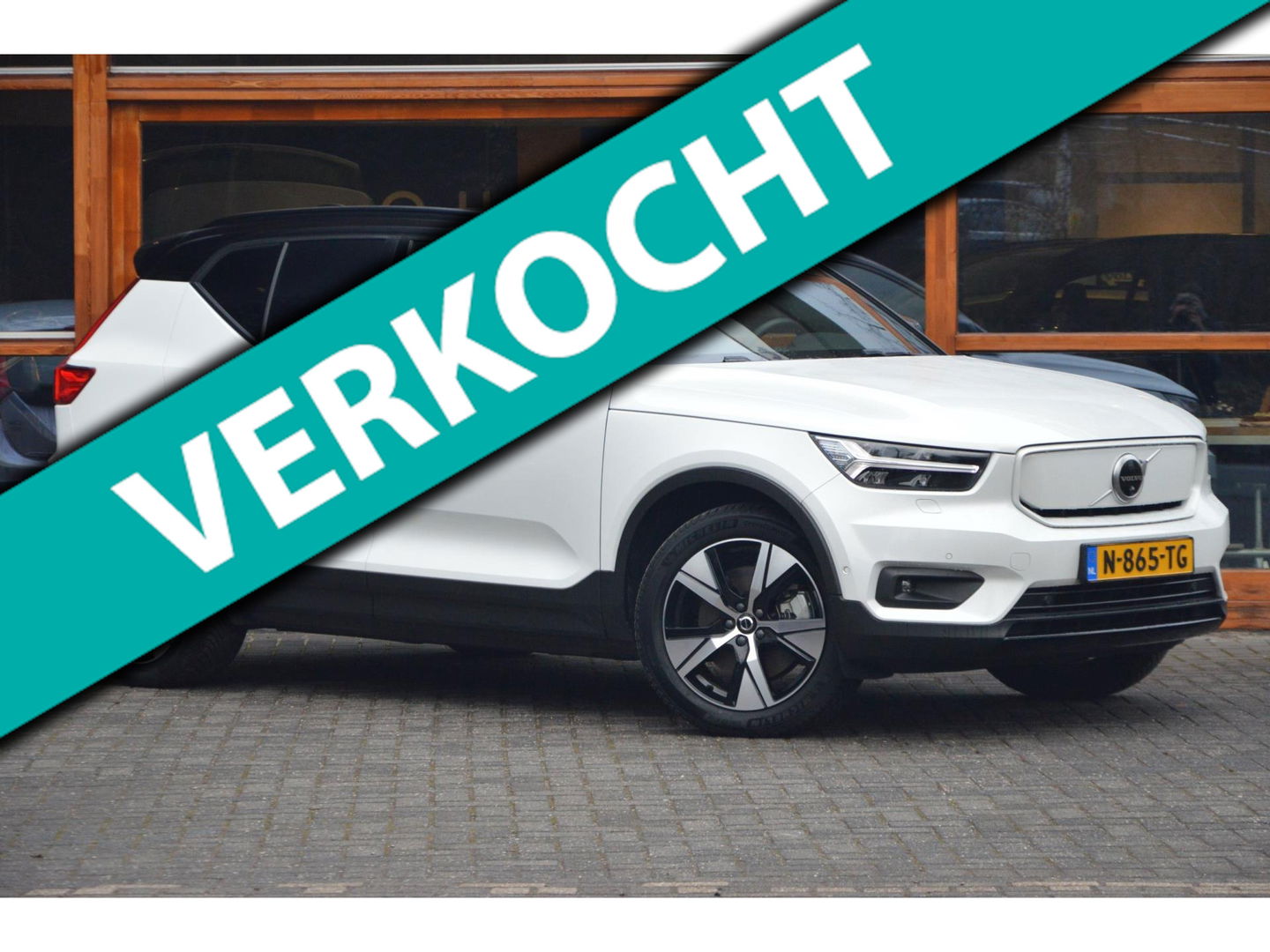 Volvo XC40 Recharge Pro | Panoramadak | Stoel + Stuur Verwarmd | Harman/Kardon | 360° Camera | BLIS | Memory |