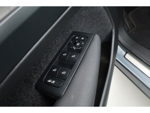 Volvo XC40 1.5 T5 Plug-in hybrid Ultimate Dark | Pano | Pilot Assist | Memory | 360cam | Stoel- Stuurverw. | Apple CarPlay | 19''