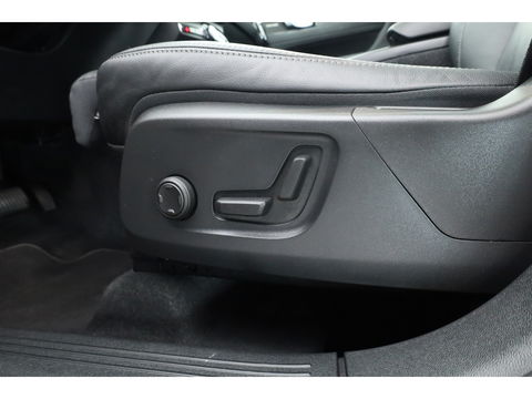 Volvo XC40 1.5 T5 Plug-in hybrid Ultimate Dark | Pano | Pilot Assist | Memory | 360cam | Stoel- Stuurverw. | Apple CarPlay | 19''